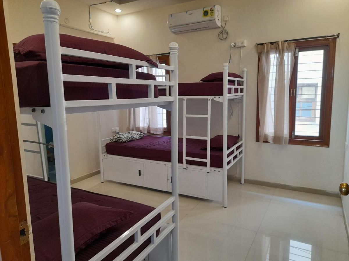 ハイデラバード Nomads Nestホステル 部屋 写真